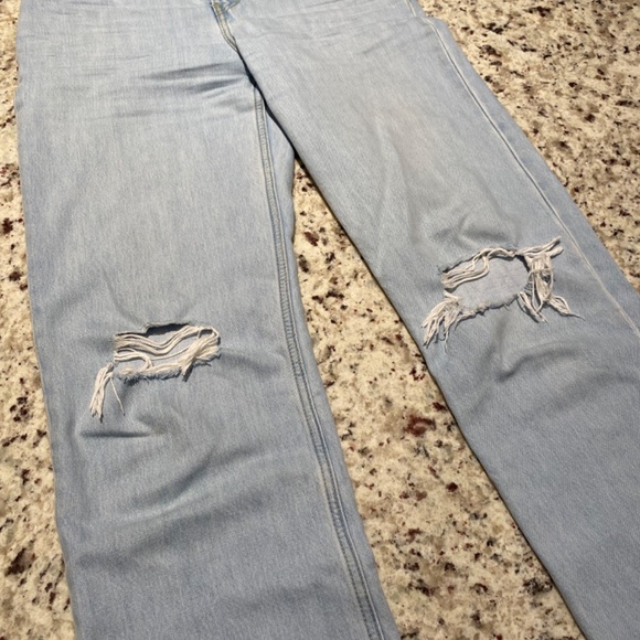 Low Pro Levi’s - Picture 4 of 7